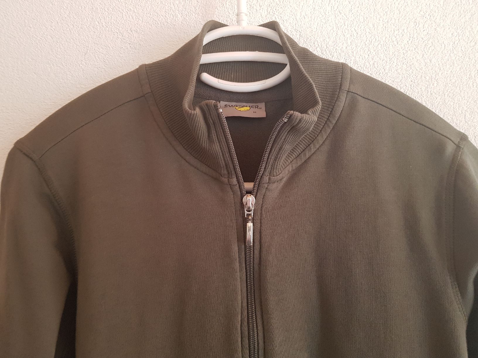 Switcher Pullover & Sweatshirts: Switcher - Jaquette Coton Vert Olive - M – Gebraucht aus Haute-Nendaz von Violette123 1