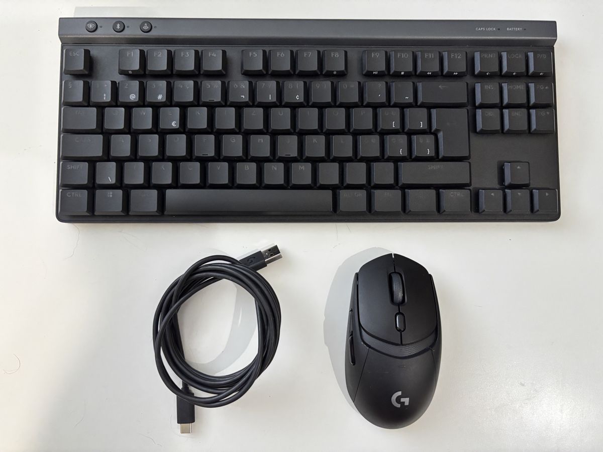 Logitech Tastiere: Logitech G515 Lightspeed TKL Tastatur, G309 Lightspeed Maus  – Usato da Luzern venduto da Armastra