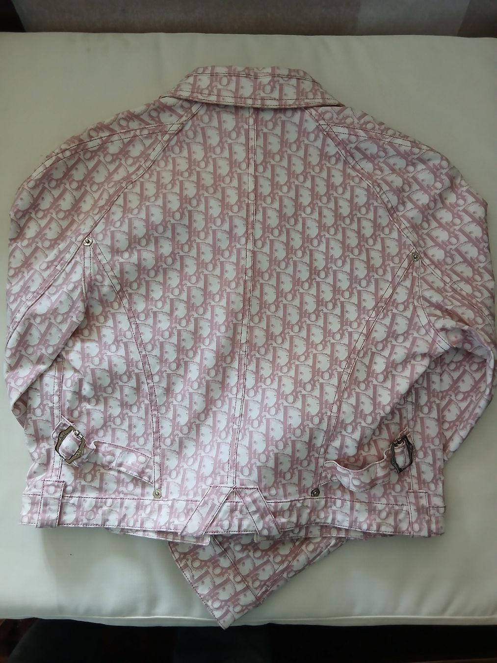 Dior Jacken: Dior Jacke – Gebraucht aus Zürich von tg4_y65n 1