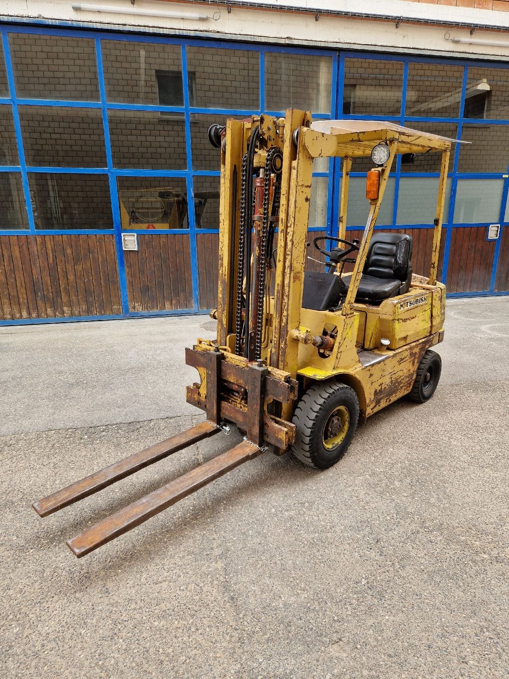 Mitsubishi Carrelli elevatori e a forche: Stapler Mitsubishi – Usato da Hitzkirch venduto da Toebu99
