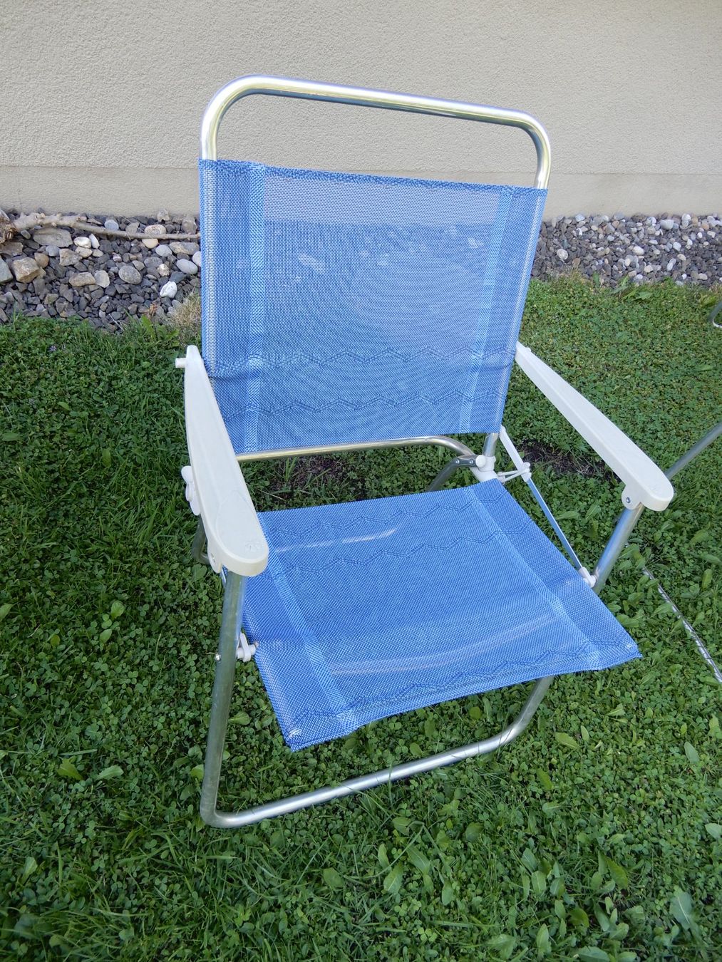 Chaises: Campingstühle mit Tisch – D'occasion à St. Gallen par Dachs330 1