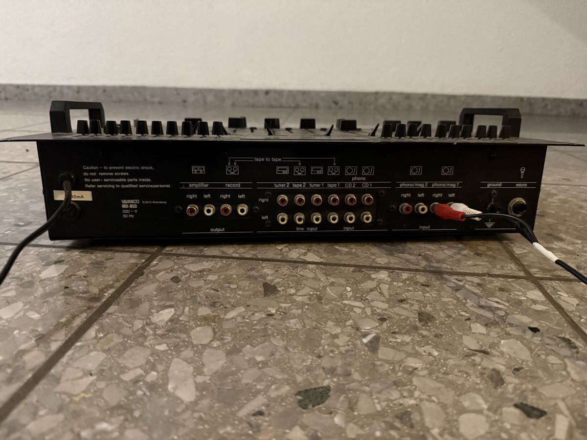 Platines de mixage: Vivanco MX850 Mixer mit Equalizer  – D'occasion à Jona par bru_x2jt