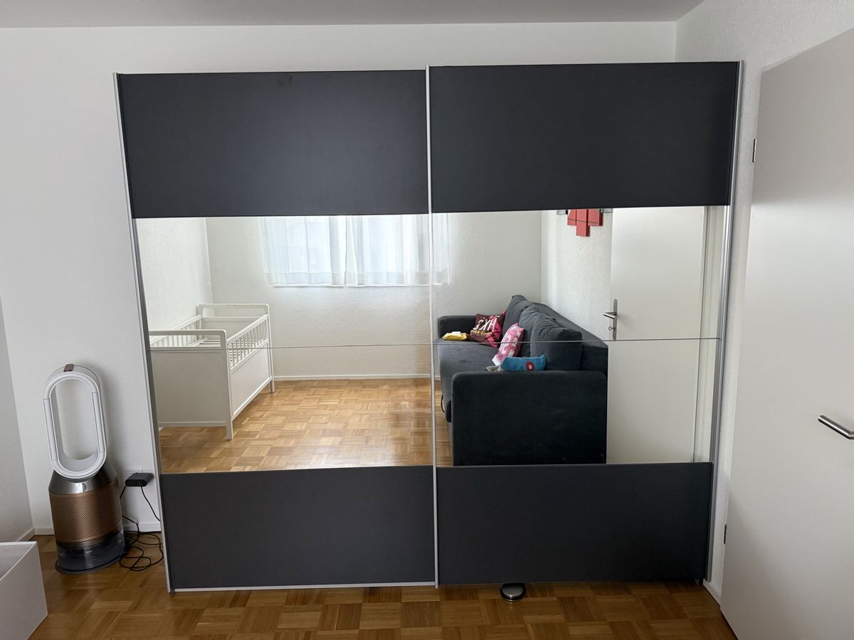 Armadi: Kleiderschrank grau – Usato da Gelterkinden venduto da adam_b