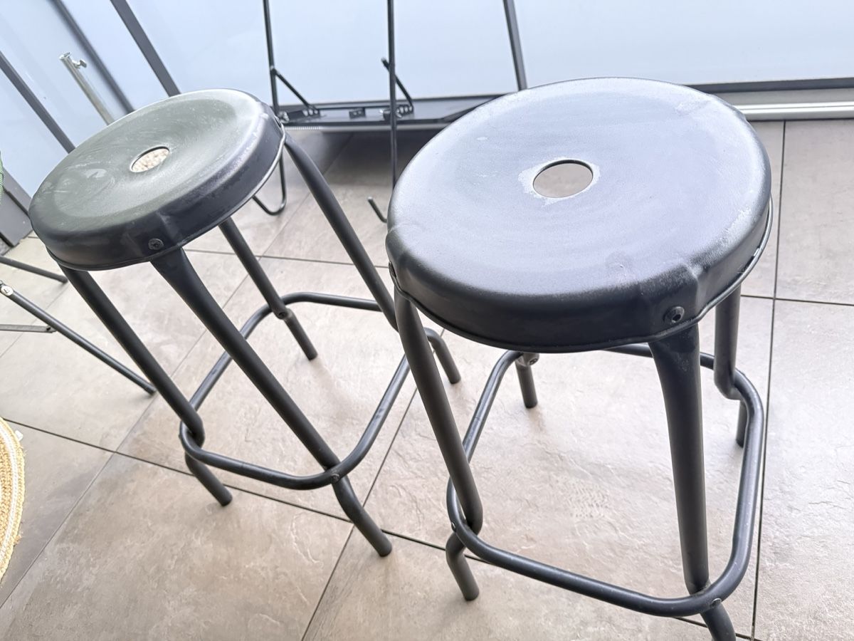 Ikea Sgabelli: 2er-Set Barhocker Metall dunkelgrau, schlicht & robust – Usato da Dübendorf venduto da nayibetha
