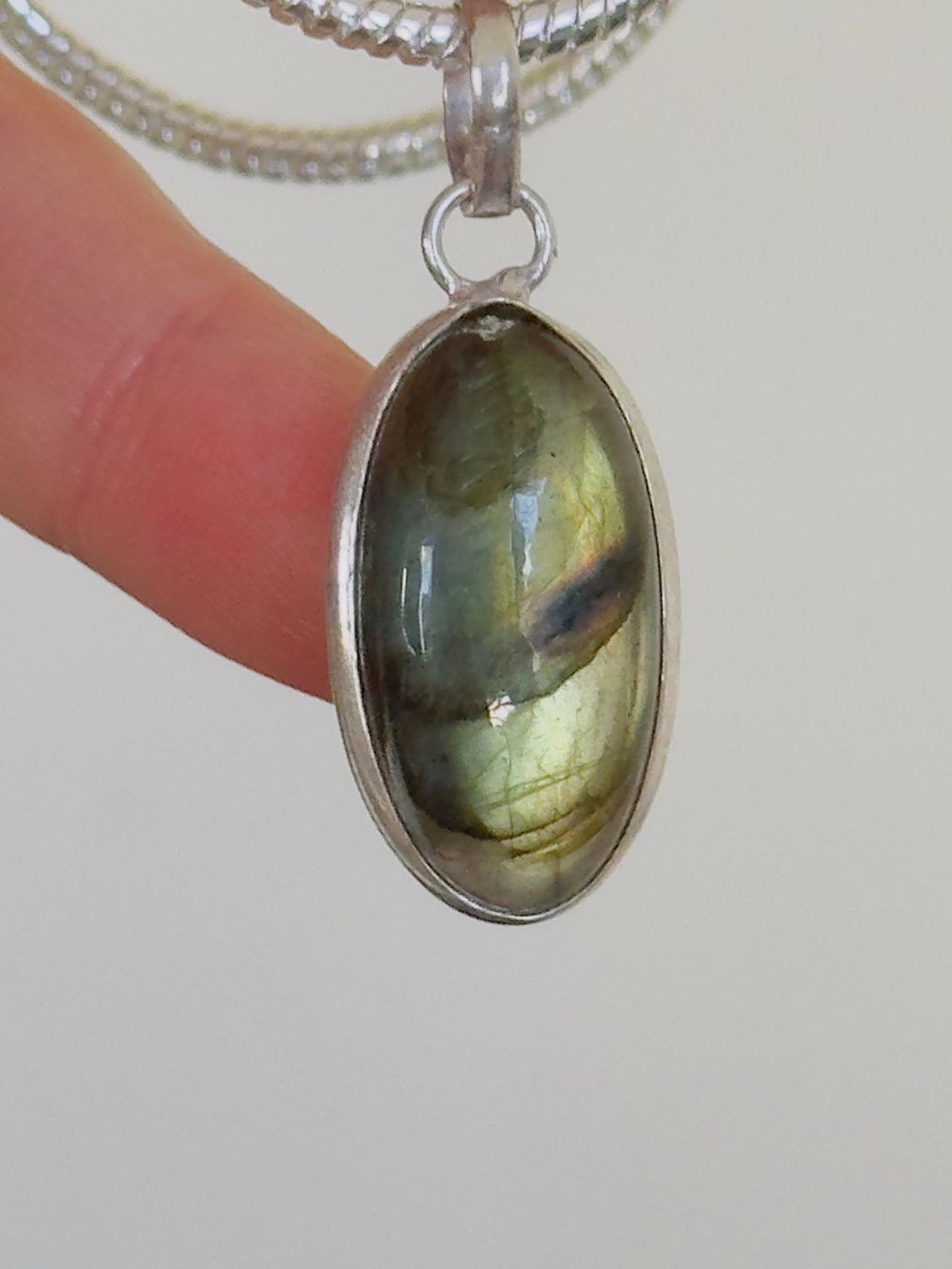 Catenine: Labradorite Gemstone Handmade Jewelry necklace – Nuovo e nell'imballaggio originale da Genève venduto da AGBERG 1