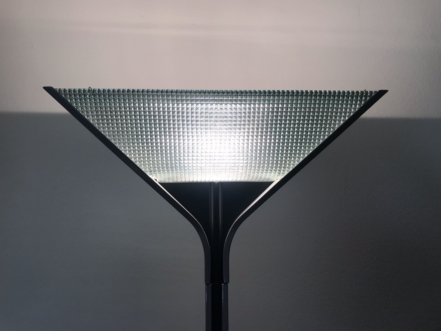 Flos Lampade: Papillona Tobia Scarpa Flos 1970 – Usato da Fescoggia venduto da AmazingDesignObjects 3