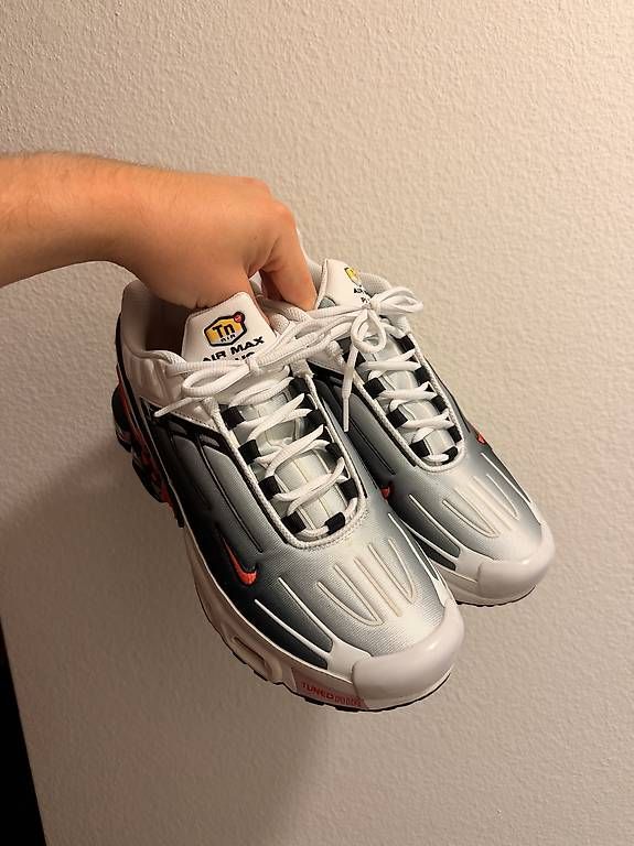 Herrenschuhe: Nike Air Max Plus 3 – Gebraucht aus Kriens von R98K 1