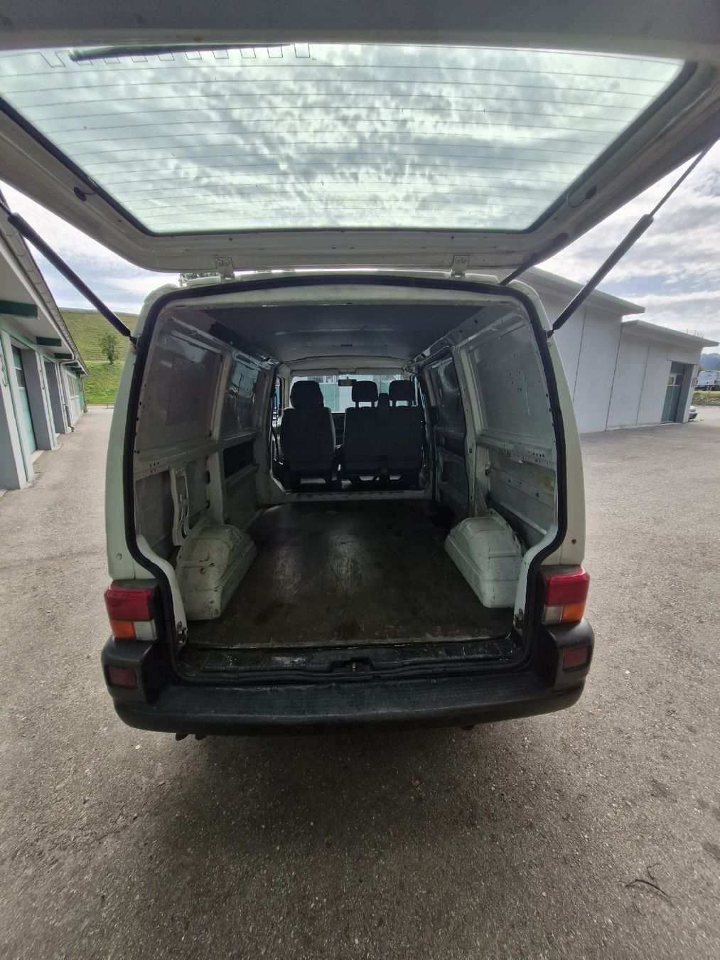 VW Autos: vw t4 2.5 tdi  – D'occasion à Eriswil par Resli-180-90 4