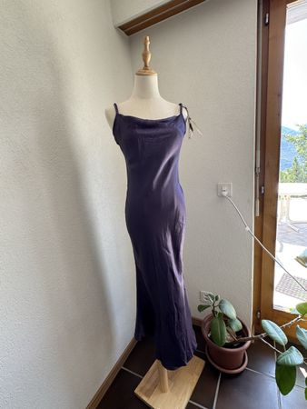 Langes, violettes Kleid, 100 % Acetat, Größe S/M