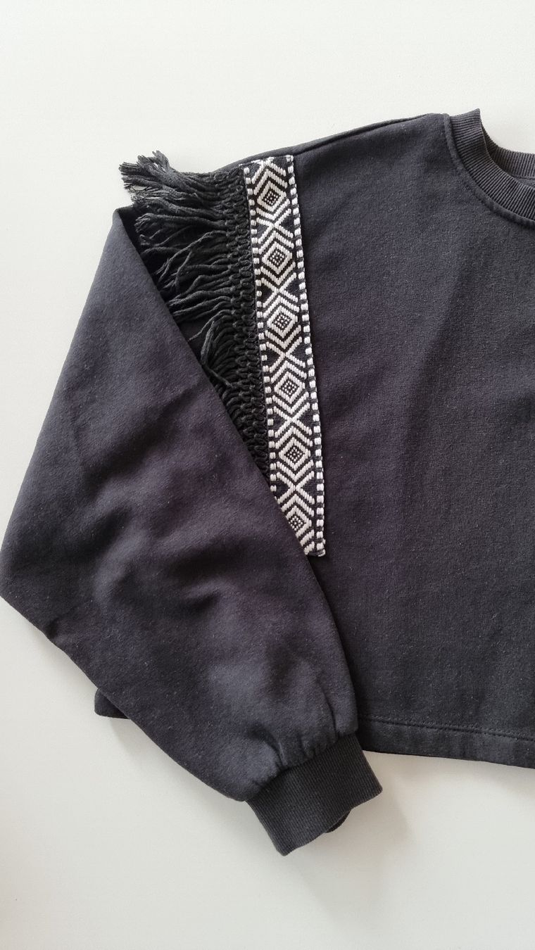 Only Maglioni & Felpe: Schwarzes Sweatshirt mit Fransen, Grösse M – Nuovo (secondo la descrizione) da Balgach venduto da Patty04 1