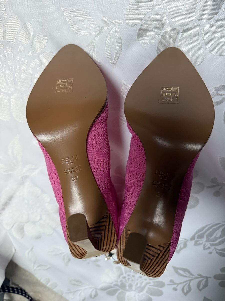 Fendi Scarpe da donna: Fendi boots new 37 1100$ – Nuovo (secondo la descrizione) da Barna venduto da orbuyorcry 4