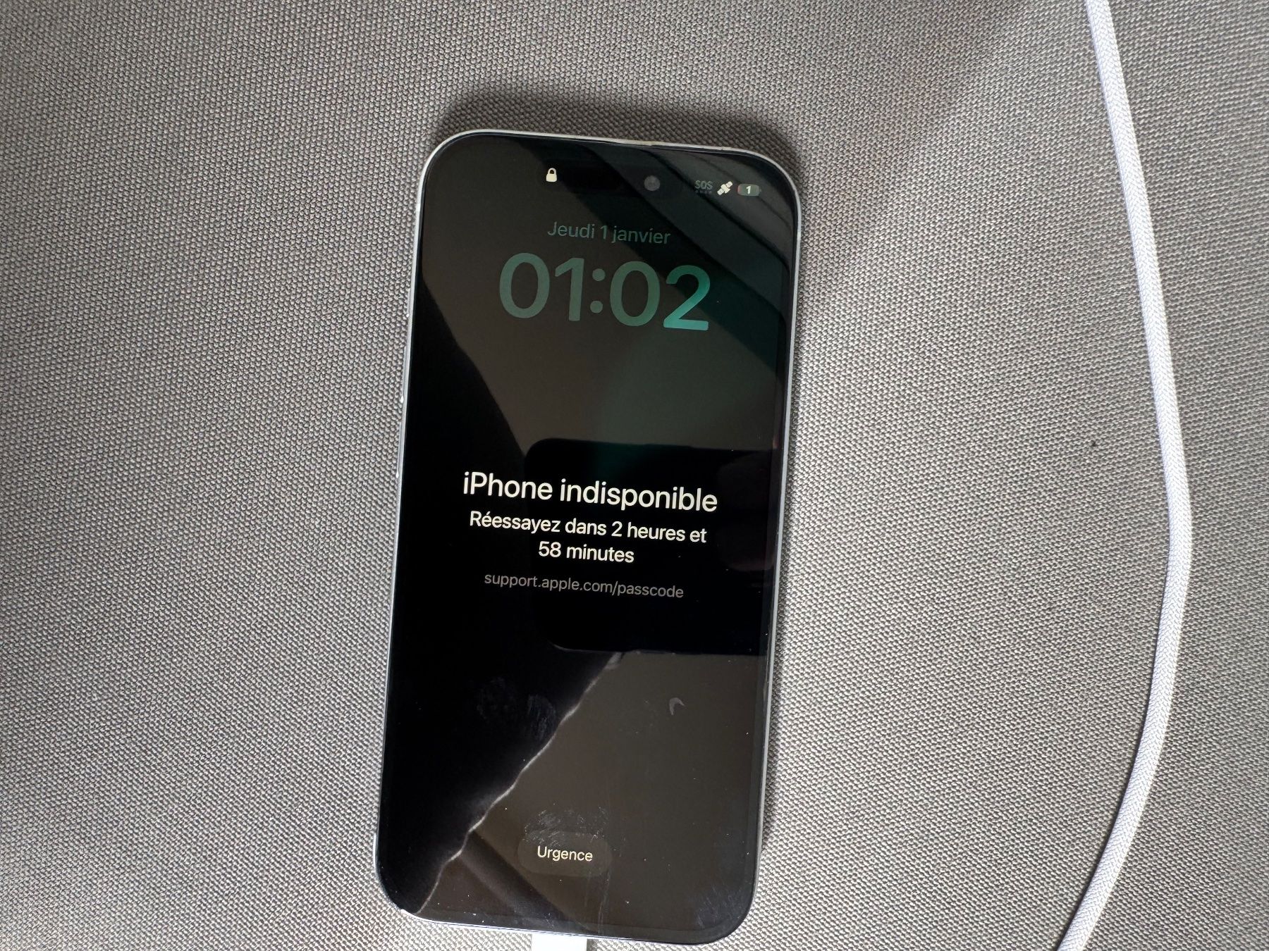 Apple Portables: Apple iPhone 15 – Défectueux à Lausanne par Denis- 7