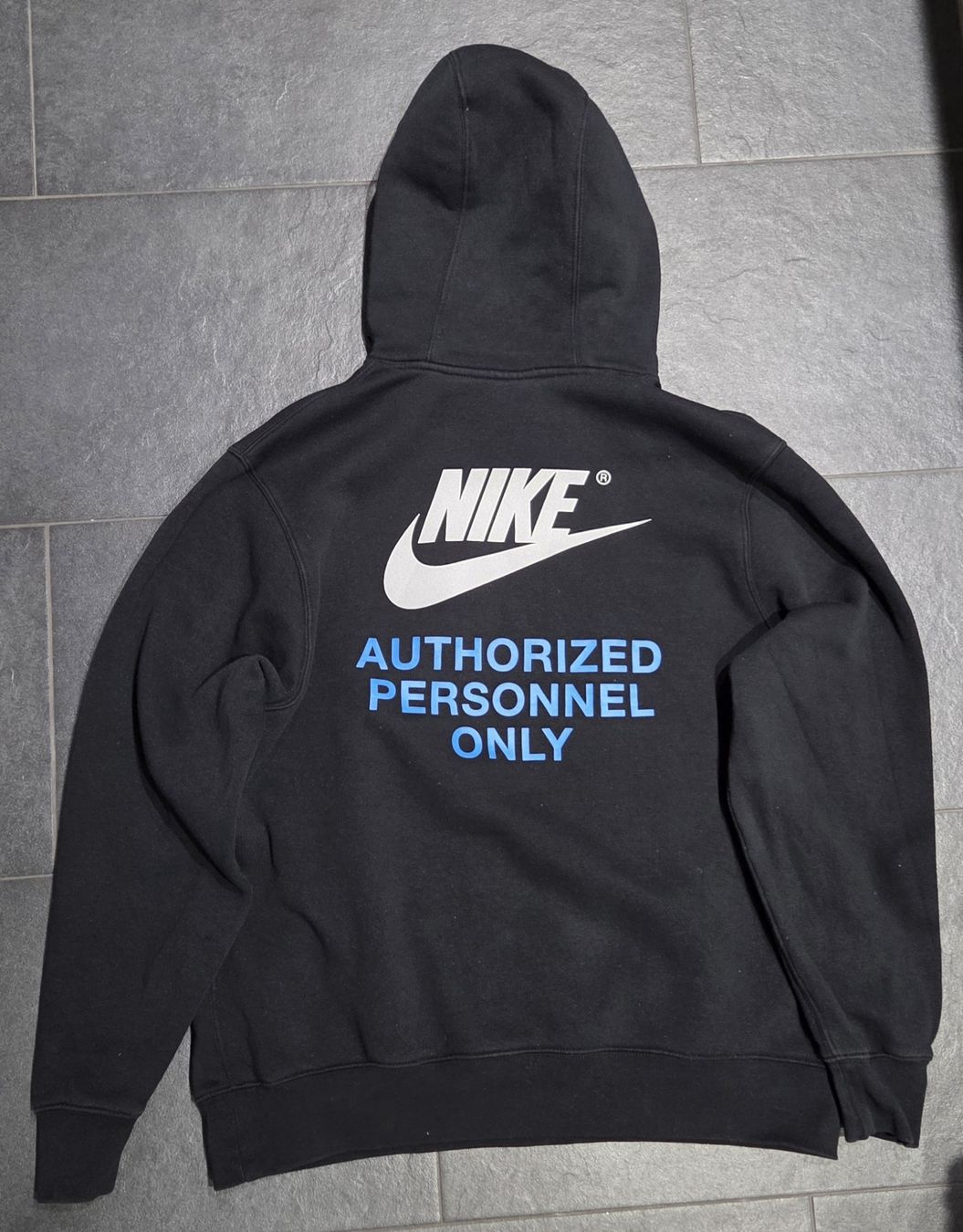 Nike Maglioni & Felpe: Nike Hoodie Schwarz Grösse M – Usato da Konolfingen venduto da Siggi_wulle 2