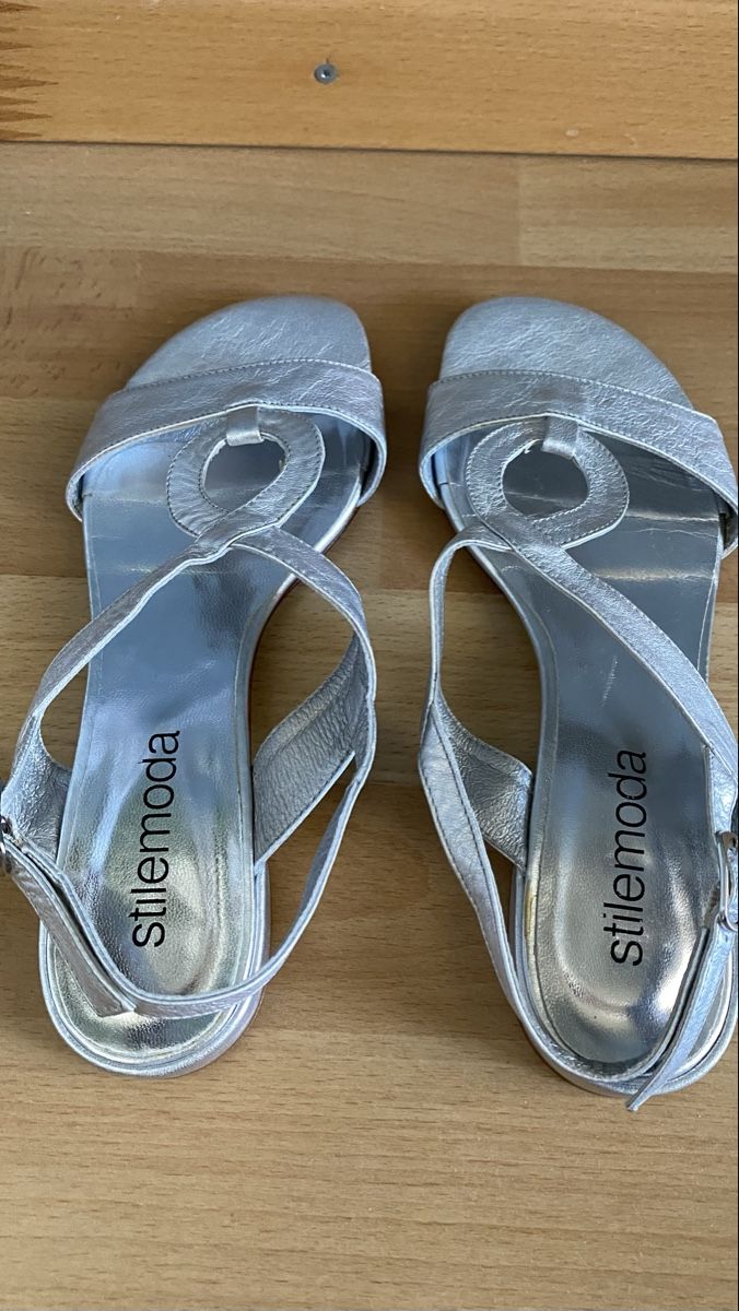 Scarpe da donna: Sandalen silber Grösse 38 stilemoda Leder – Nuovo (secondo la descrizione) da St.Gallen venduto da LUMUMBA7 4
