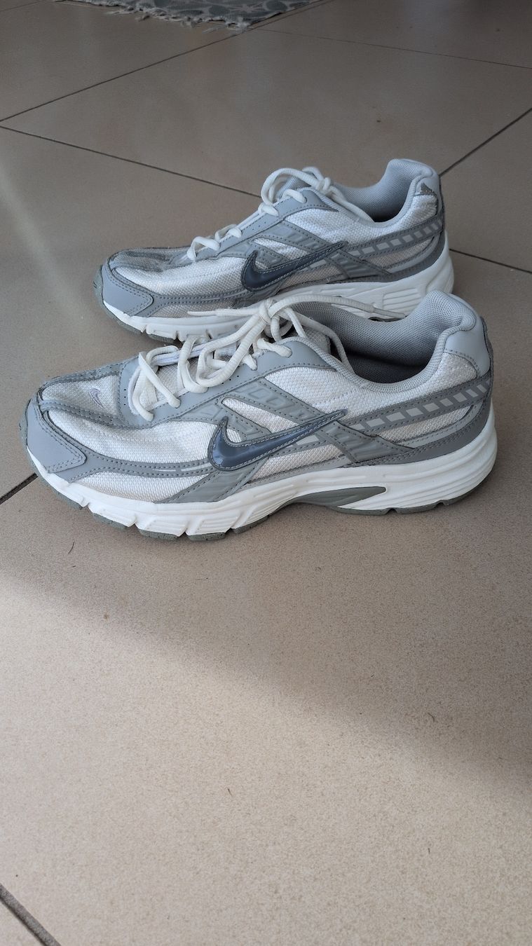 Nike Scarpe da donna: Nike Initiator 42 – Usato da Bottens venduto da Balera 4