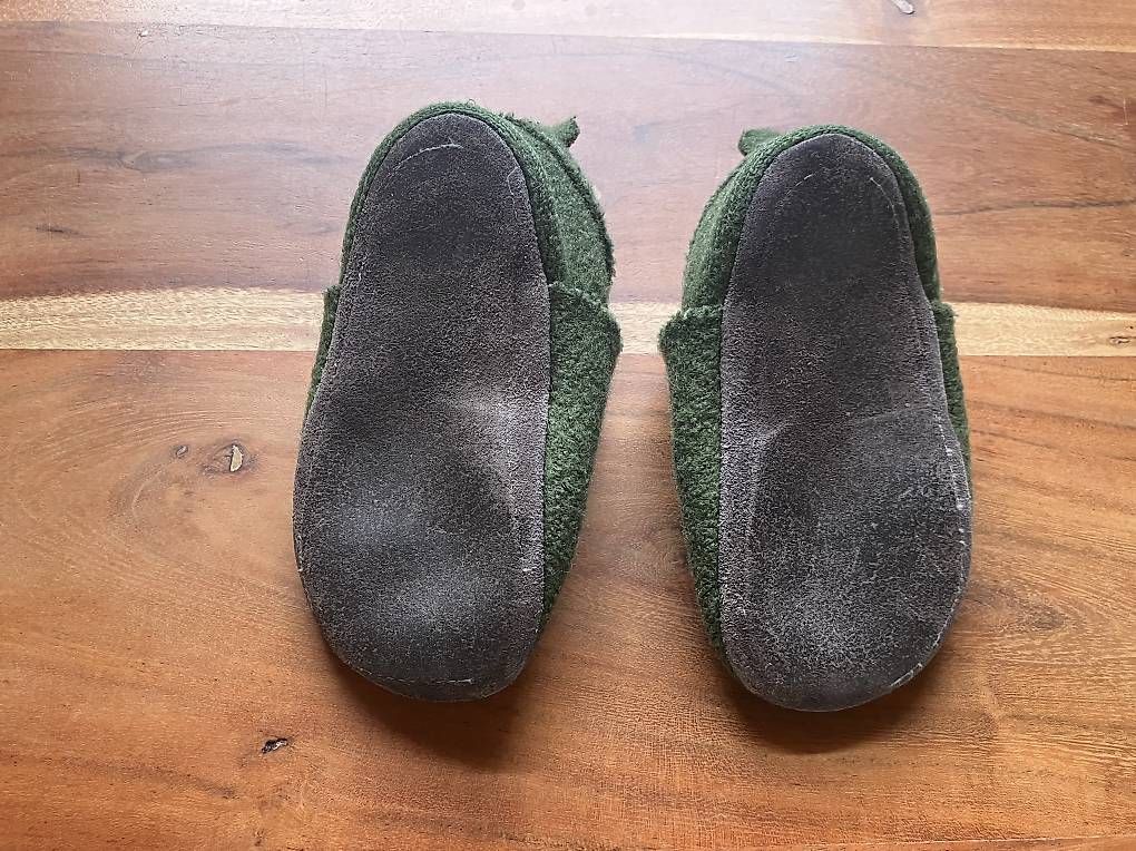 Scarpe per ragazzi: Hausschuhe von Orangenkinder – Usato da Winterthur venduto da horvath09 1