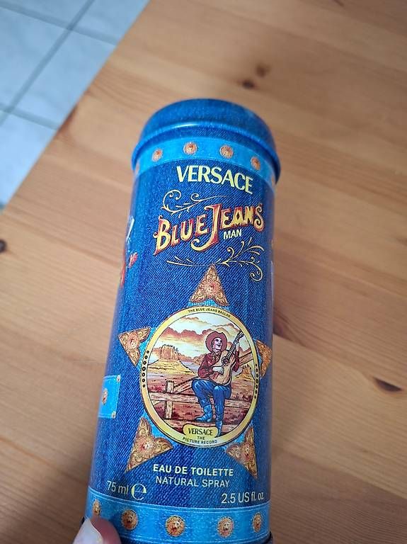 Profumi & Eau de Toilette: Profumo versace blue jeans uomo 75 ml – Usato da Lamone venduto da pau_7nk2