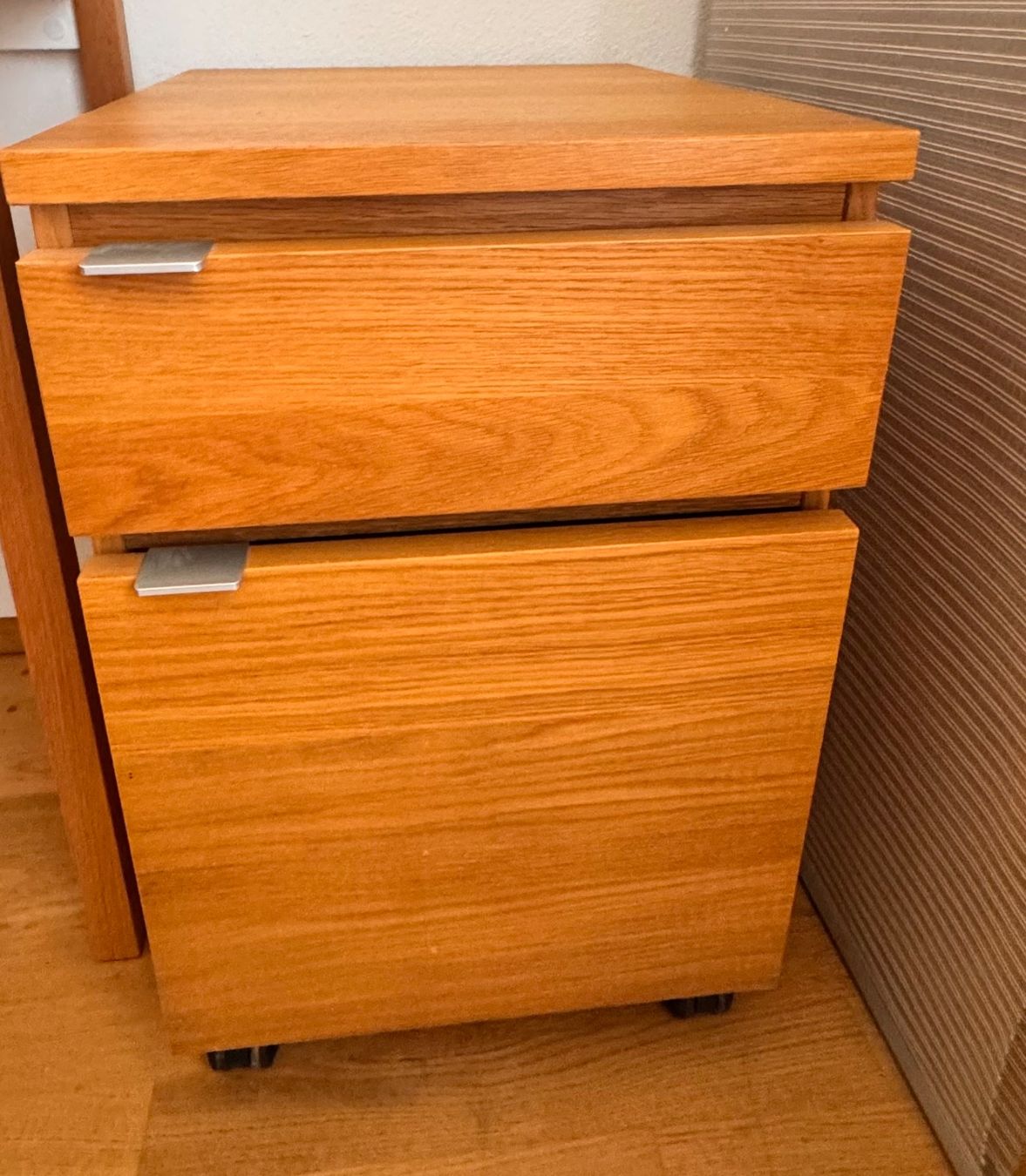 Ikea Eléments de bureau: IKEA Rollcontainer Buchenholz mit Schubladen / Hängeregister – D'occasion à Baar par 001loulou