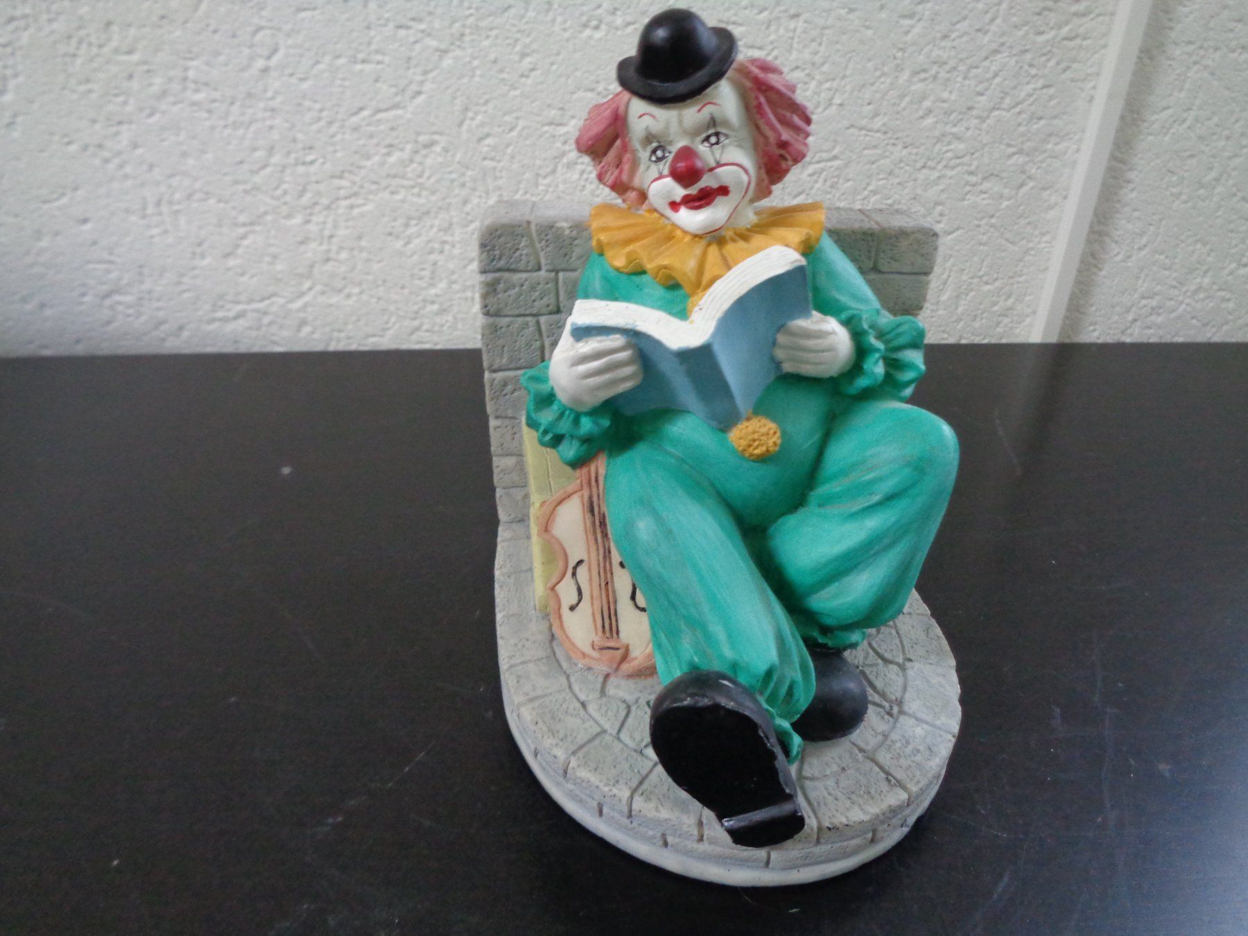 Statuette: Sitzender Clown – Nuovo (secondo la descrizione) da Langenbruck venduto da Gumsi