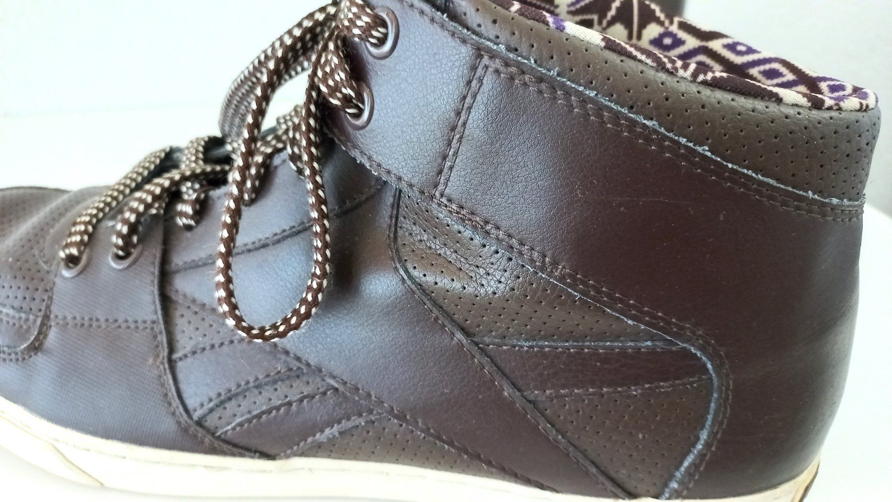 Reebok Scarpe da uomo: Reebok Herren Leder Sneacker Gr. 45 – Usato da Bévilard venduto da belkin 9