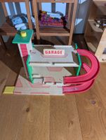 Holzgarage für Spielautos