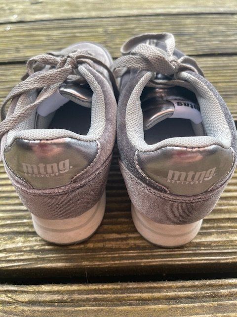 Scarpe per ragazze: MTNG sneakers Gr. 31 – Usato da Basel venduto da PinkPong 2