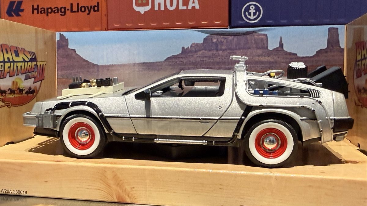 Delorean Modellini d'auto: DeLorean Time Machine Back to the Future III 1:24 – Nuovo e nell'imballaggio originale da Basel venduto da Zomeg 2