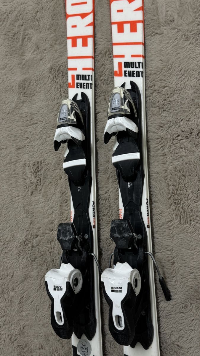 Rossignol Sci: Rossignol Hero Multi Event 140cm  Renn Ski mit Bindung  – Usato da Dietlikon venduto da Ajan.001 3