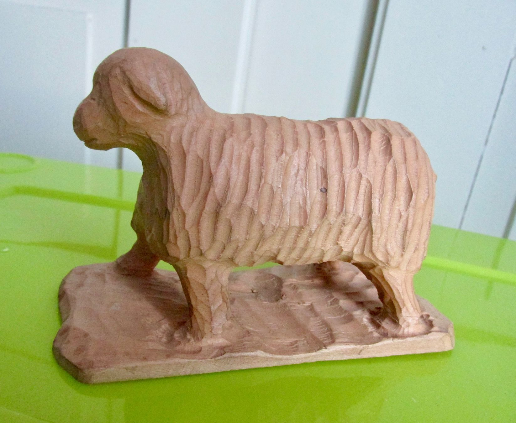 Statuette: geschnitzte Figur aus Holz: Schaf – Usato da Winterthur venduto da mat_q5d5 2