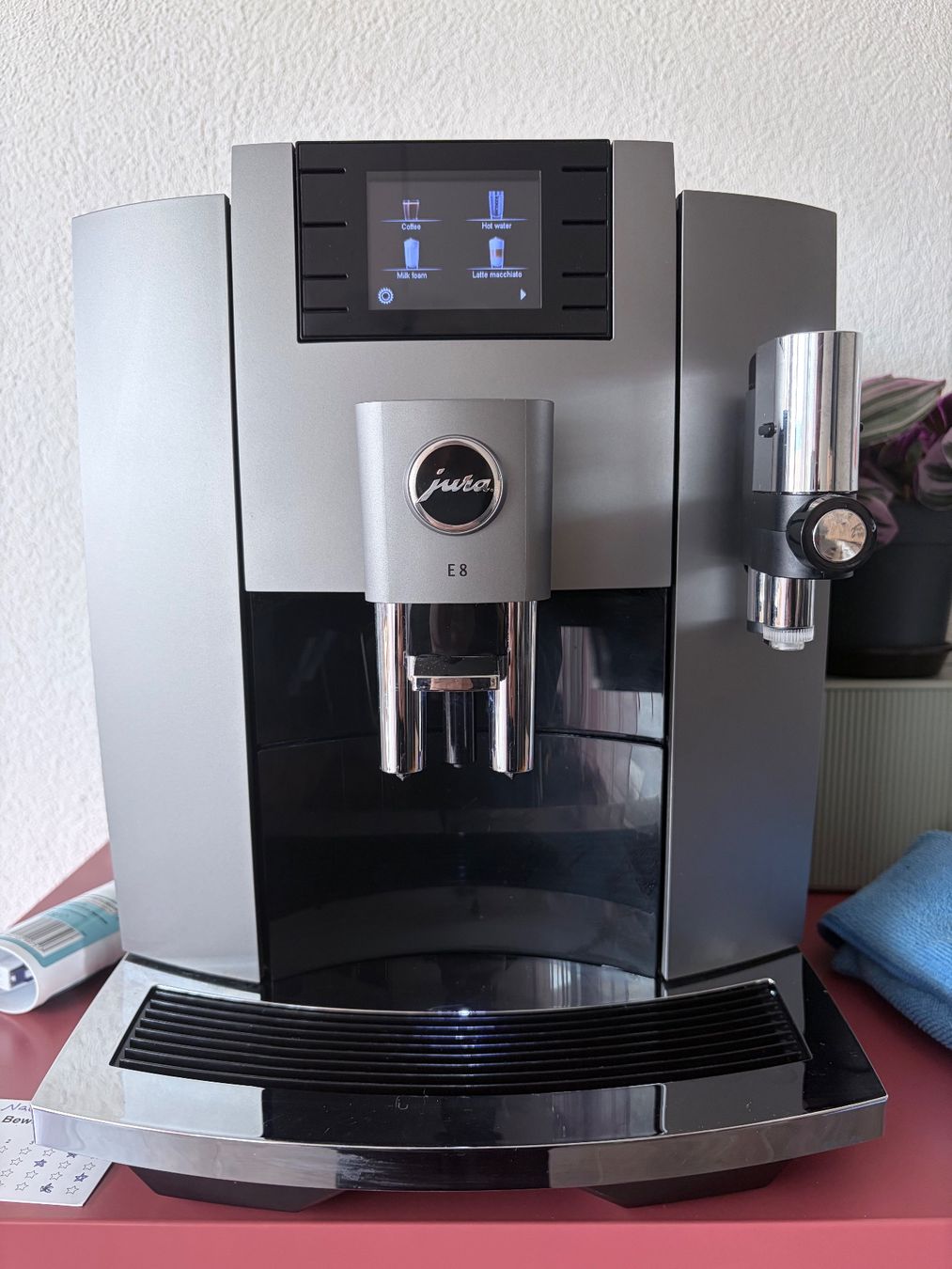 Jura Macchine per caffè & Macchine per espresso: Jura E8 Coffee Machine + Smart Connect + Accessories – Usato da Aarburg venduto da roc_9n2c 1