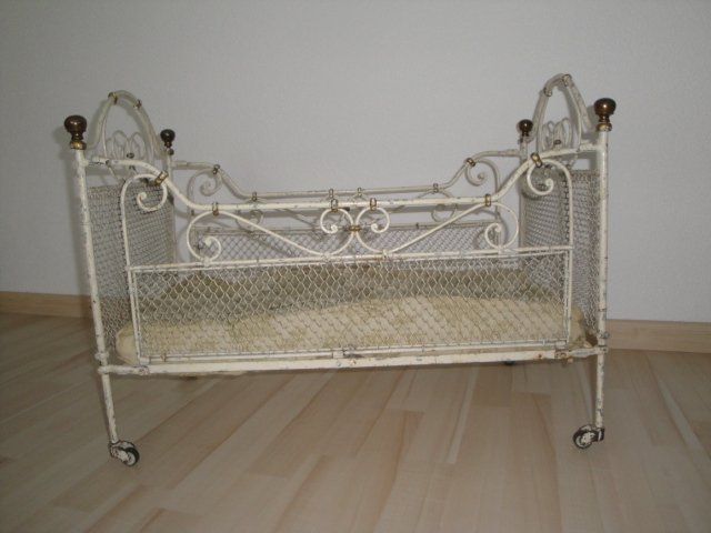 Maison De Poupées Miniature Mobilier De Chambre Blanc Lit Double En Fer Forgé Fil