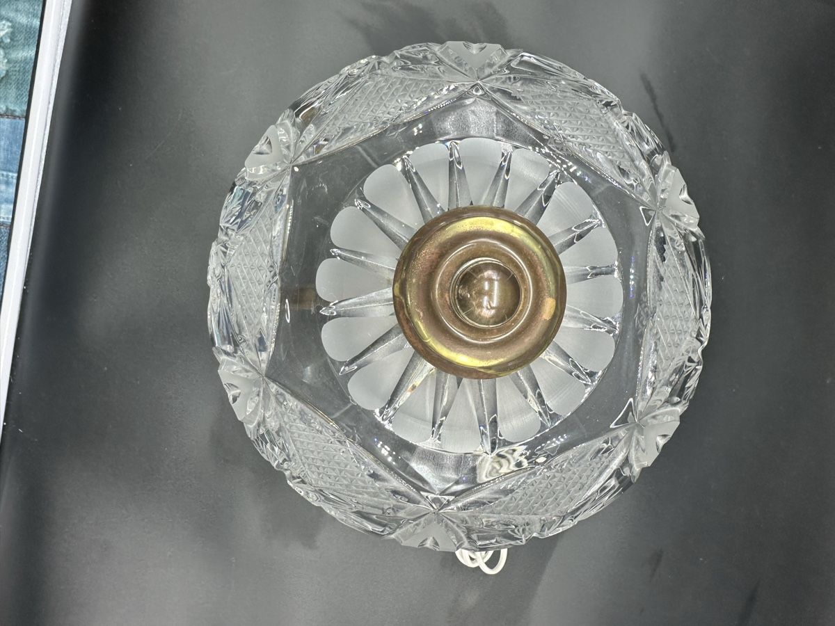 Lampade: Vintage Large Cut Crystal Boudoir Table Lamp – Usato da Villmergen venduto da JacRon 2