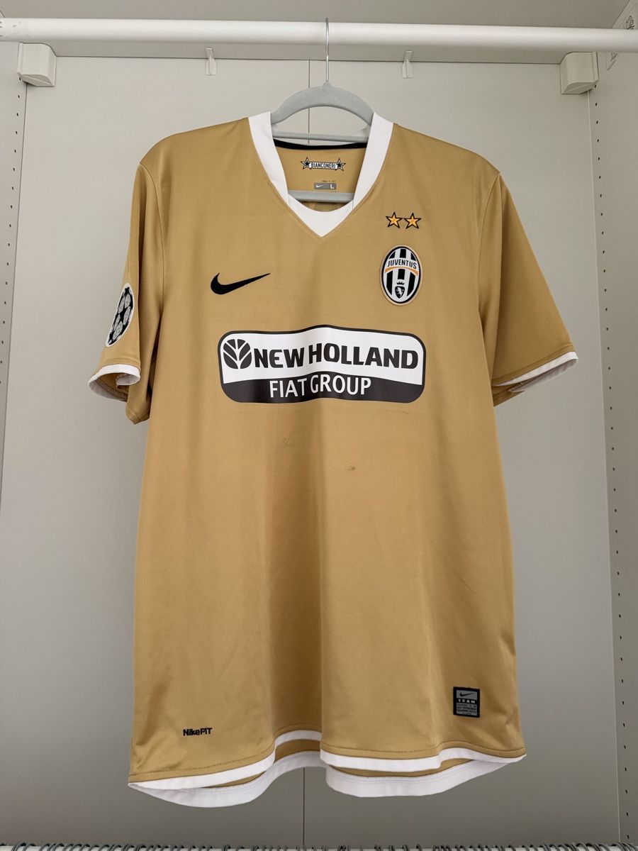 Nike Canottiere & Pantaloni: Juventus Nike 2008/09 Away / 2009/10 Third  – Usato da Meggen venduto da Patti_