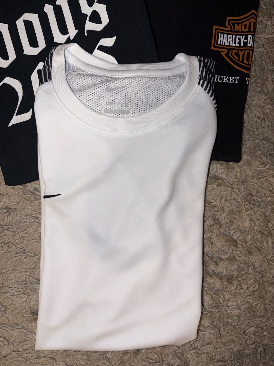 Nike Lotti di vestiti: 3er Pack Shirts  – Usato da Visperterminen venduto da lgresell 2