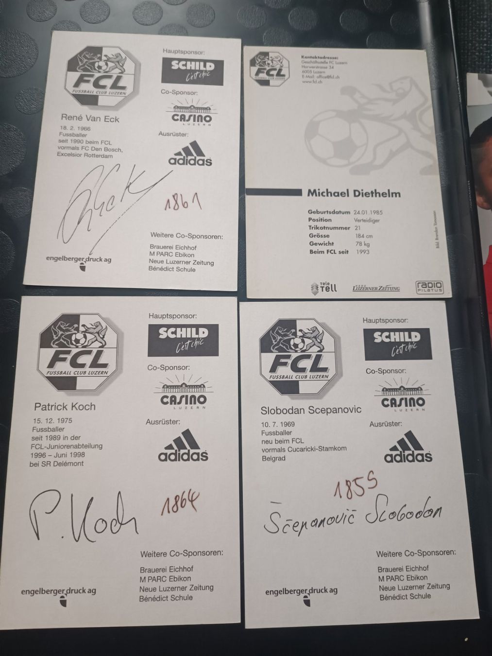 Autografi: FC Luzern - 4 unsignierte Autogrammkarten – Usato da Menziken venduto da Artographs 1