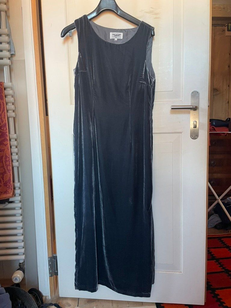 Vestiti: Samtkleid – Nuovo (secondo la descrizione) da Thusis venduto da suh_5qmg