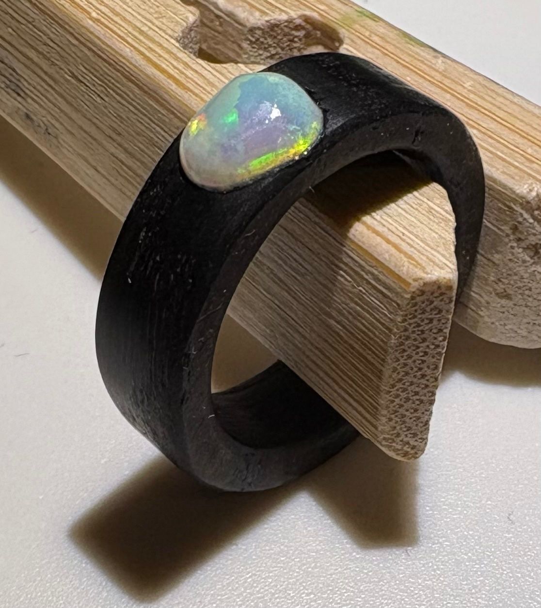 Anelli: Ring Australischer Crystal-Opal+Mooreiche, Grösse 55 – Nuovo (secondo la descrizione) da Wilen b. Wil venduto da Tschirio 4