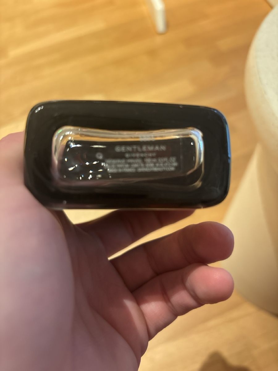 Givenchy Profumi & Eau de Toilette: Gentleman Givenchy Reserve Privée Eau de Parfum 100ml – Nuovo (secondo la descrizione) da Zürich venduto da Miro28M 1
