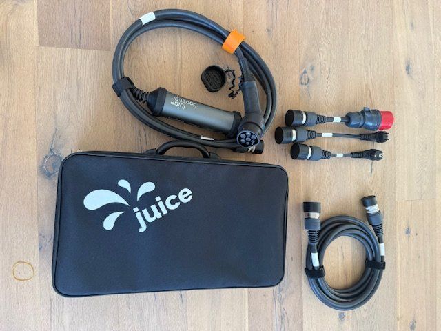 Juice Batterie-Ladegeräte: JUICE BOOSTER 2 Swiss Basic Set + 3 Adapter (Typ EL-JB2E1) – Neu (gemäss Beschreibung) aus Altnau von Smarties0 3