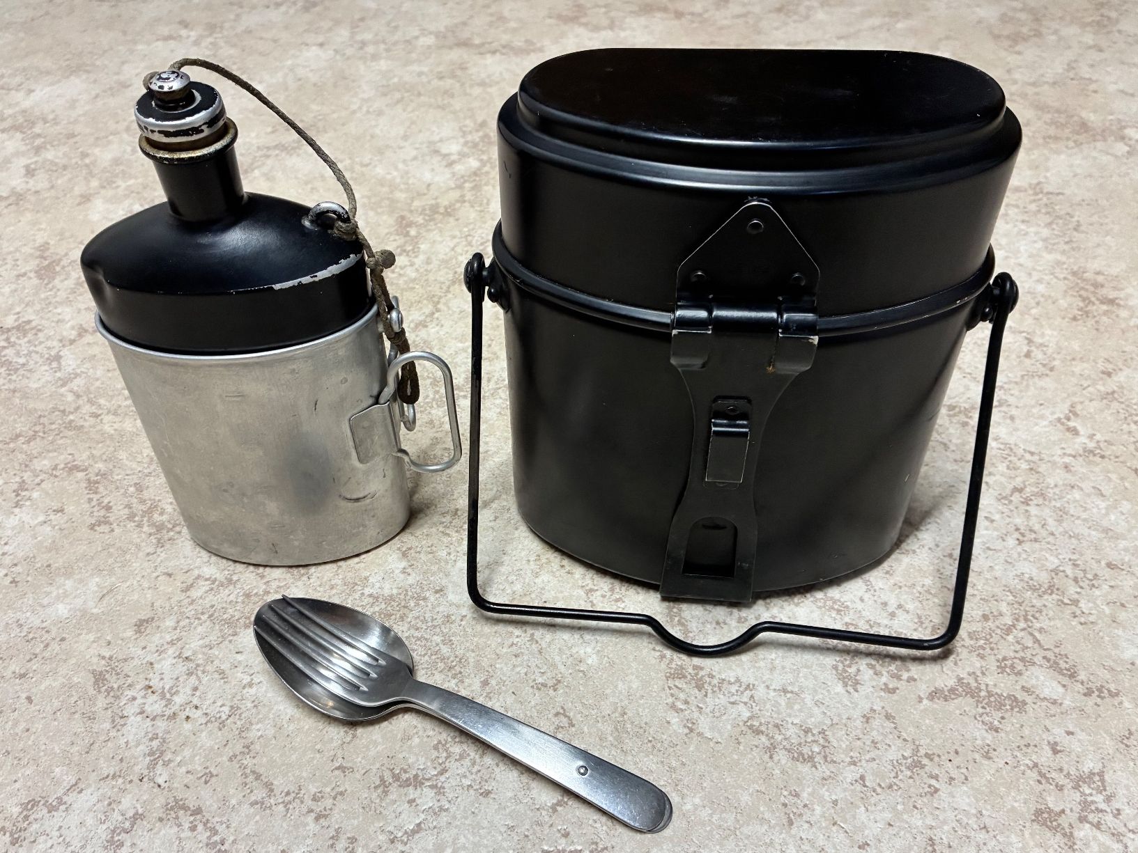 Set di piatti: Militär Gamelle / Feldflasche – Usato da Horw venduto da adler65