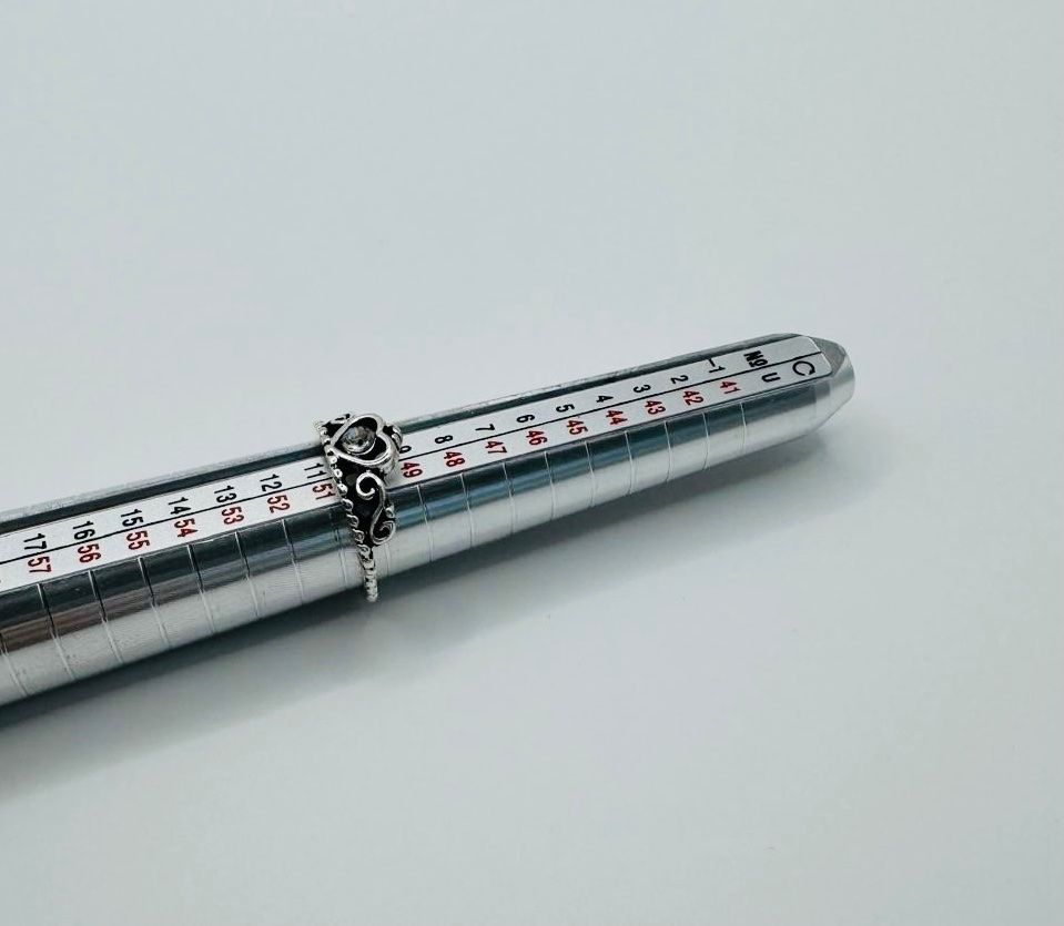 Anelli: Silbern farbiger Ring mit Herz / Grösse: 50 – Nuovo e nell'imballaggio originale da Frutigen venduto da glanzvolles.leben 1