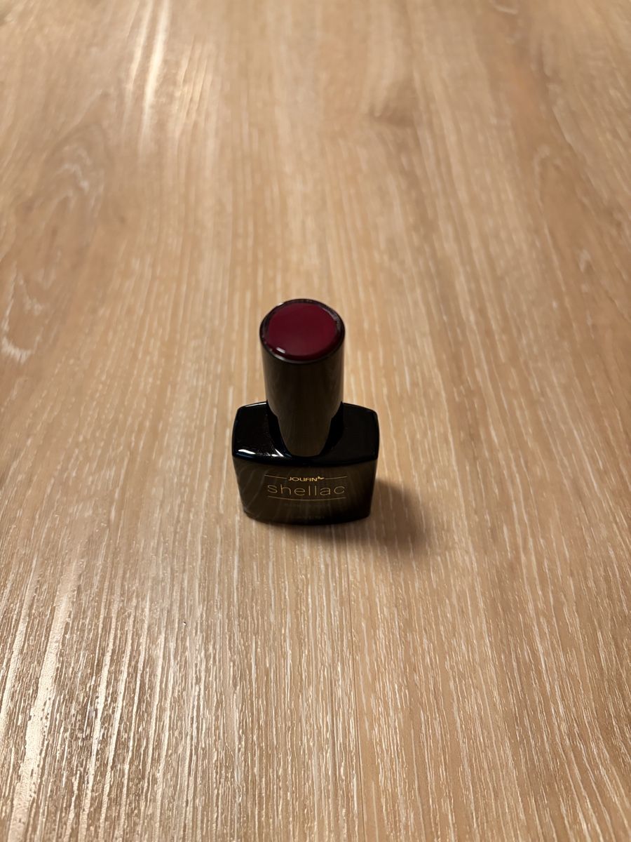 Smalto per unghie: Jolifin Laveni Shellac – Usato da Jonschwil venduto da sab_5gmn