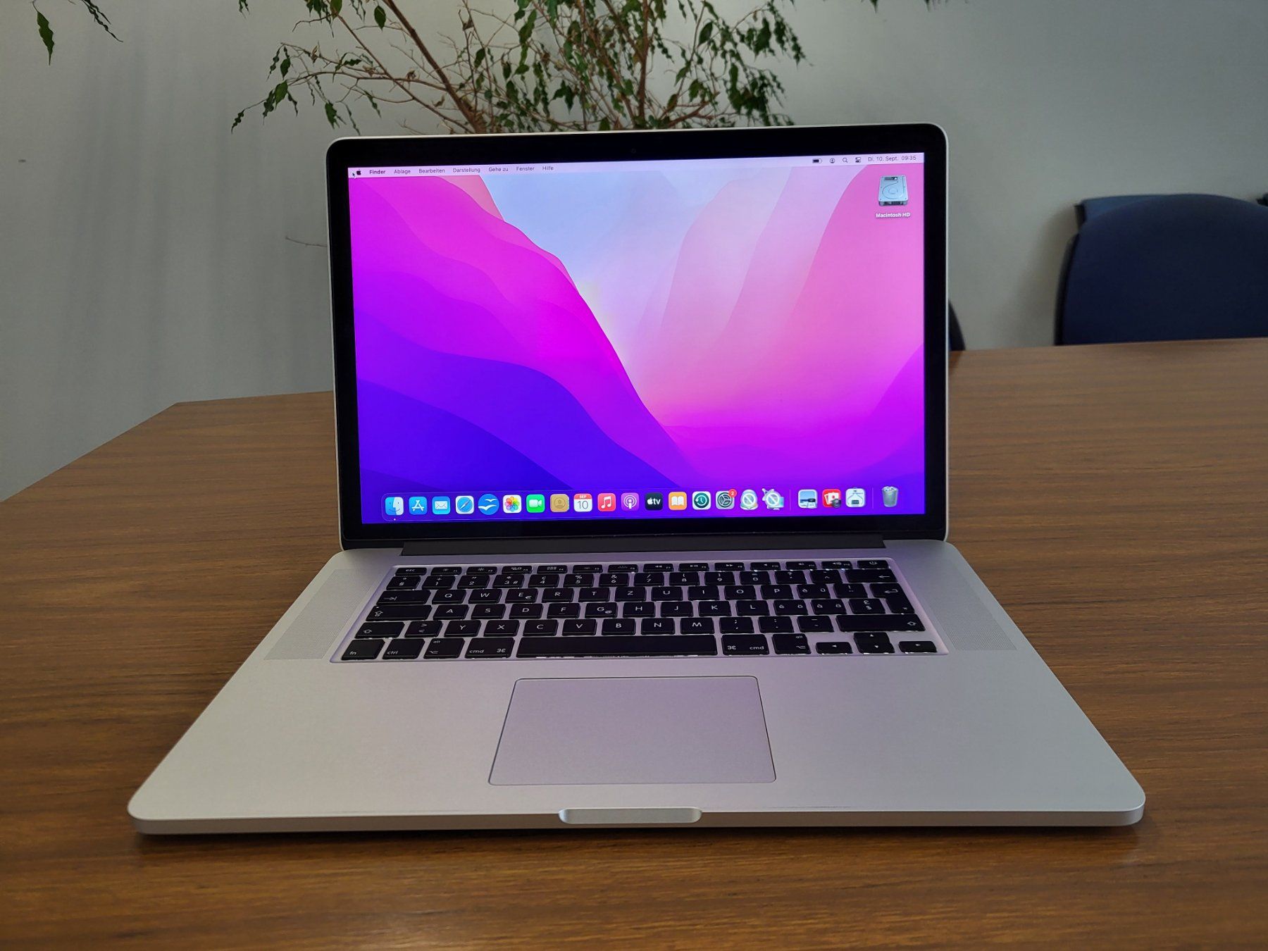 Apple Notebooks: MacBook Pro (Retina, 15-inch, Mid 2015) – Gebraucht aus Therwil von  1