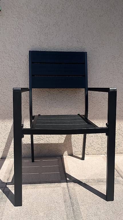 Sedie: Douze chaises de terrasse neuves – Usato da Develier venduto da acre