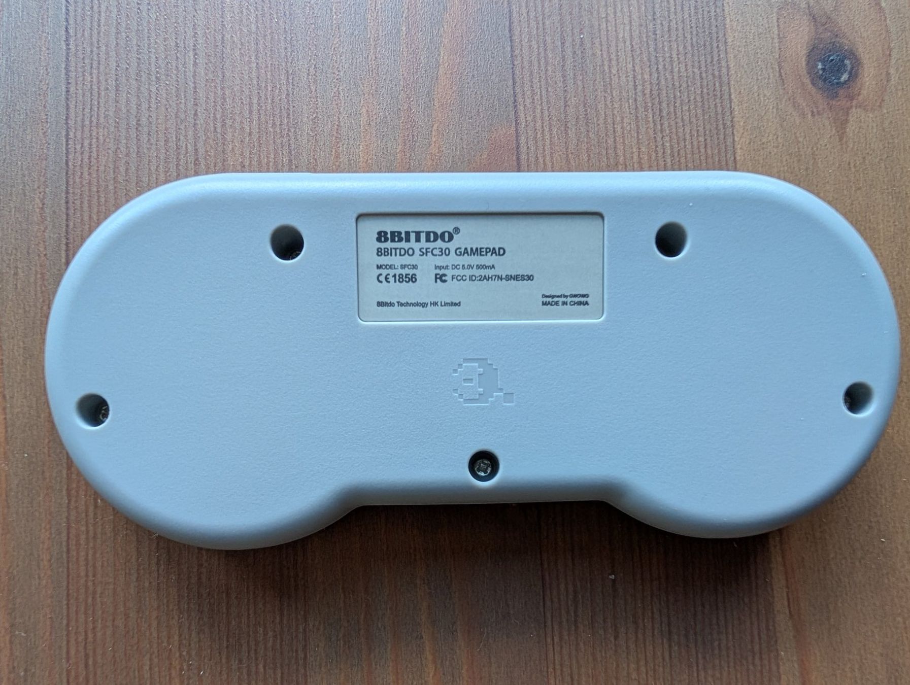 8BitDO Manettes: 8Bitdo SFC30 Bluetooth Controller OVP – D'occasion à Zürich par dev_oyster 1