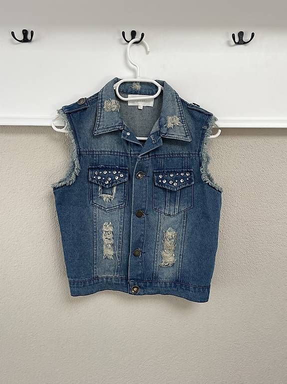 Gilet & Giacche senza maniche: Jeansweste im Destroyed-Look  Größe S/M – Usato da Glis venduto da SabrinaXA