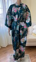 Japanischer Kimono mit Blüten und Schmetterling *Neu*