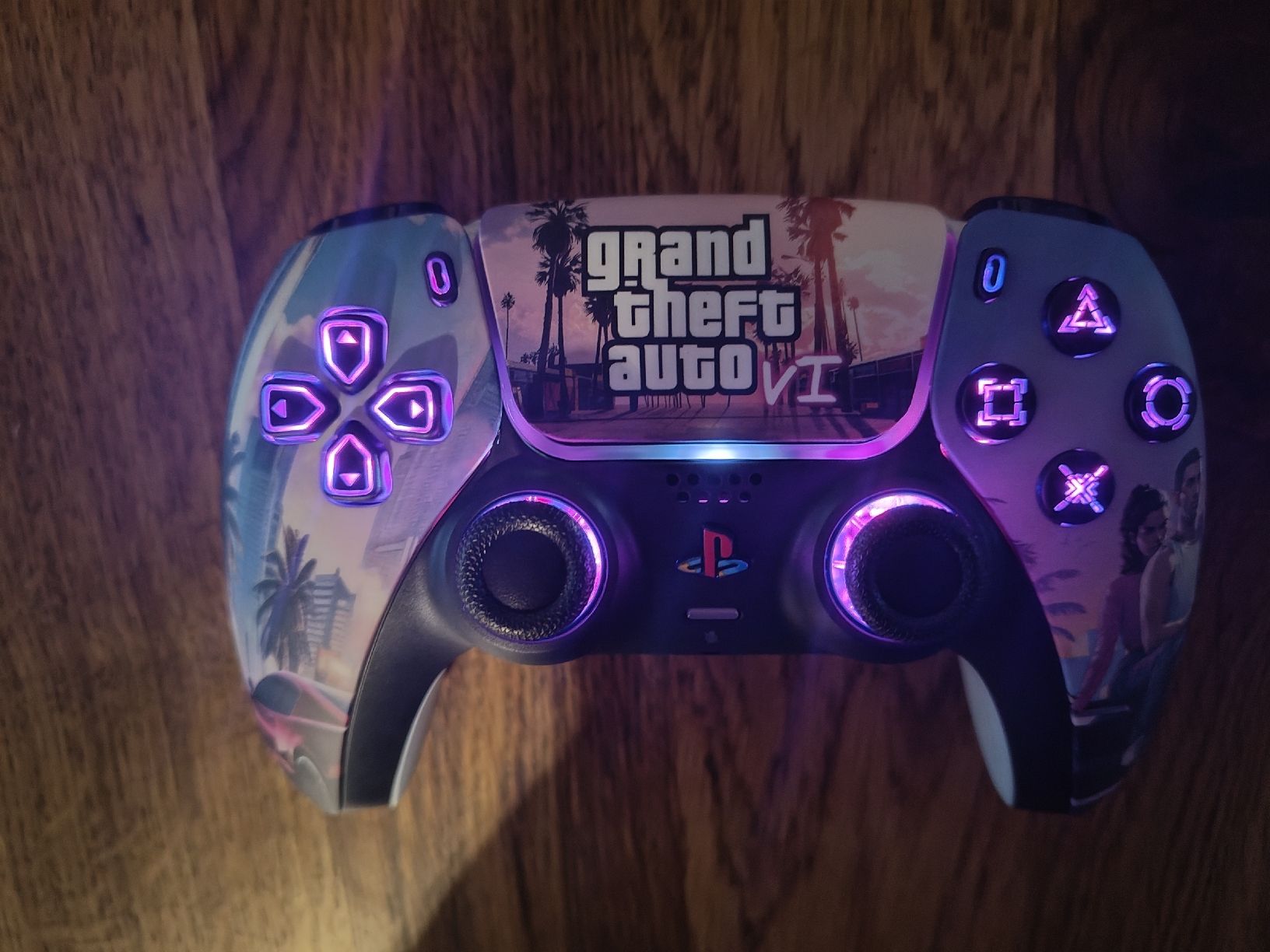 Sony Controller: PS5 Controller Grand Theft Auto VI Custom Design mit LED🎮 – Nuovo e nell'imballaggio originale da Sargans venduto da ver_ncy5 1