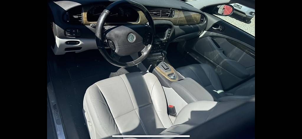 Autos: Jaguar S-type V6 3.0 auto (boîte 6)  – Gebraucht aus Collombey von Dkt_57hj 3