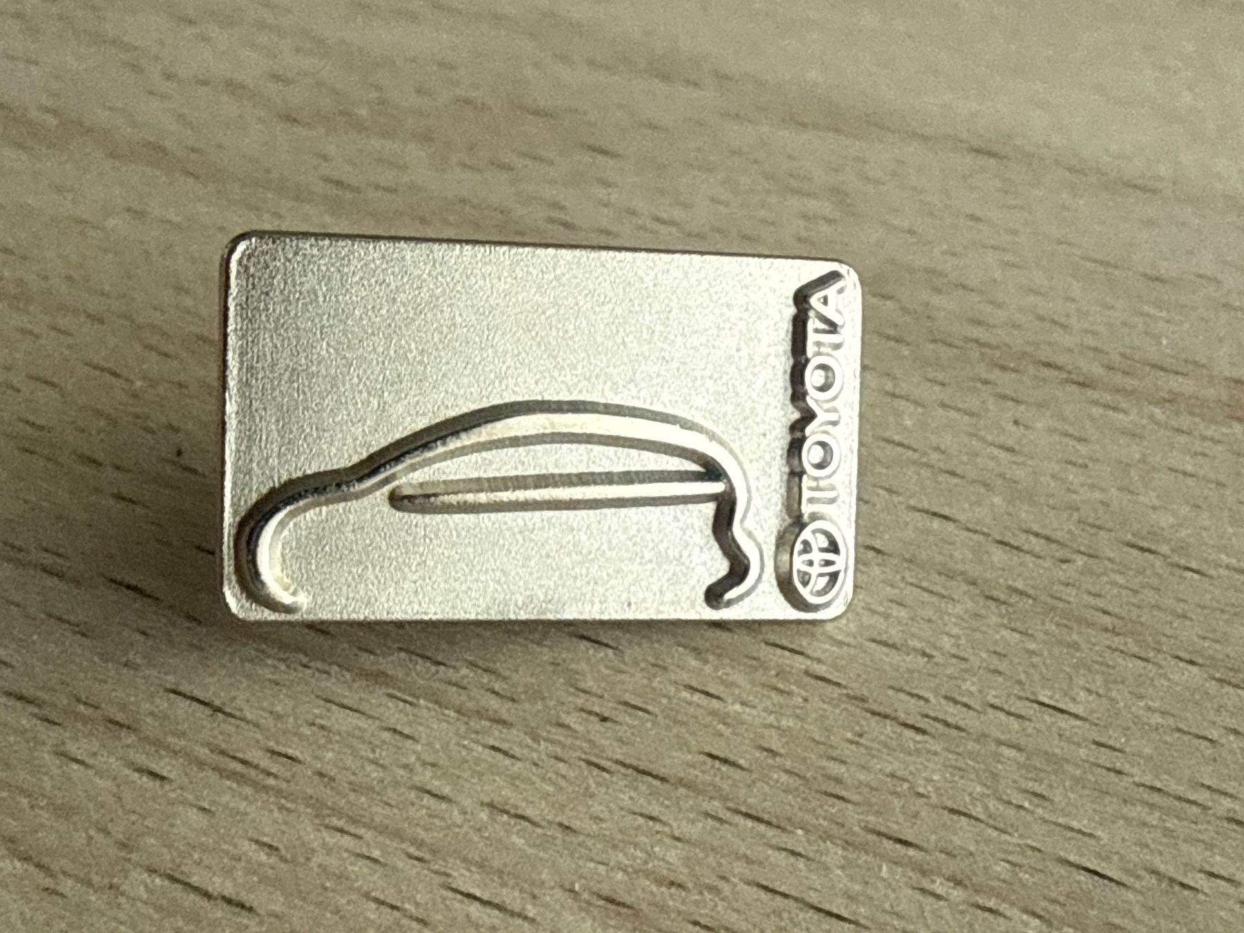 Placchette & Badge: Pin Toyota – Usato da Glattbrugg venduto da Schweigmatt